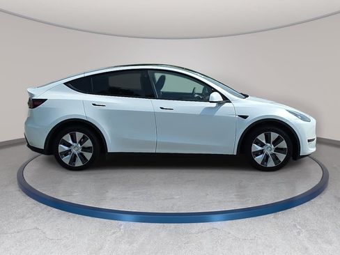 Used 2023 Tesla Model Y Long Range AWD/4WD image 4