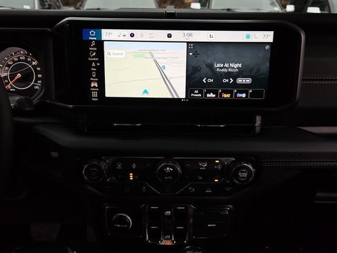 New 2026 Jeep Wrangler Unlimited Sahara AWD/4WD image 17