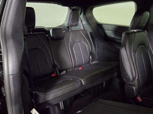 New 2026 Chrysler Pacifica Select image 31