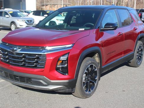 New 2026 Chevrolet Equinox LT w/ Convenience Package II image 3