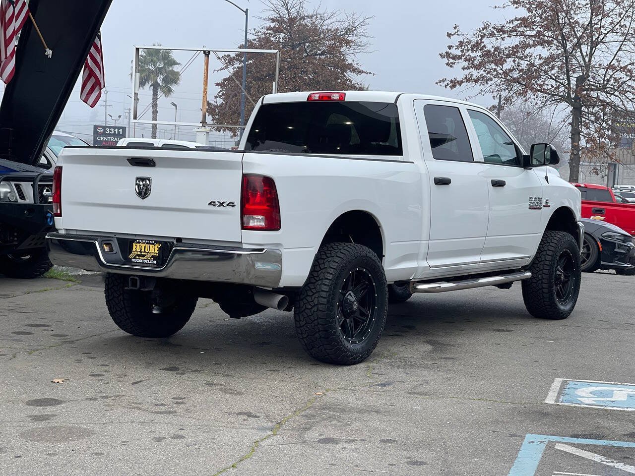 Used 2015 RAM 2500 Tradesman w/ Chrome Appearance Group AWD/4WD image 8