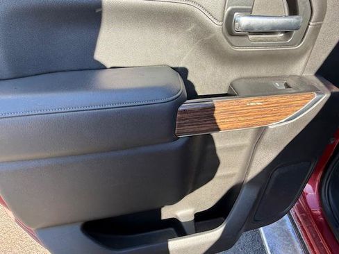 Used 2019 Chevrolet Silverado 1500 High Country w/ Technology Package image 15