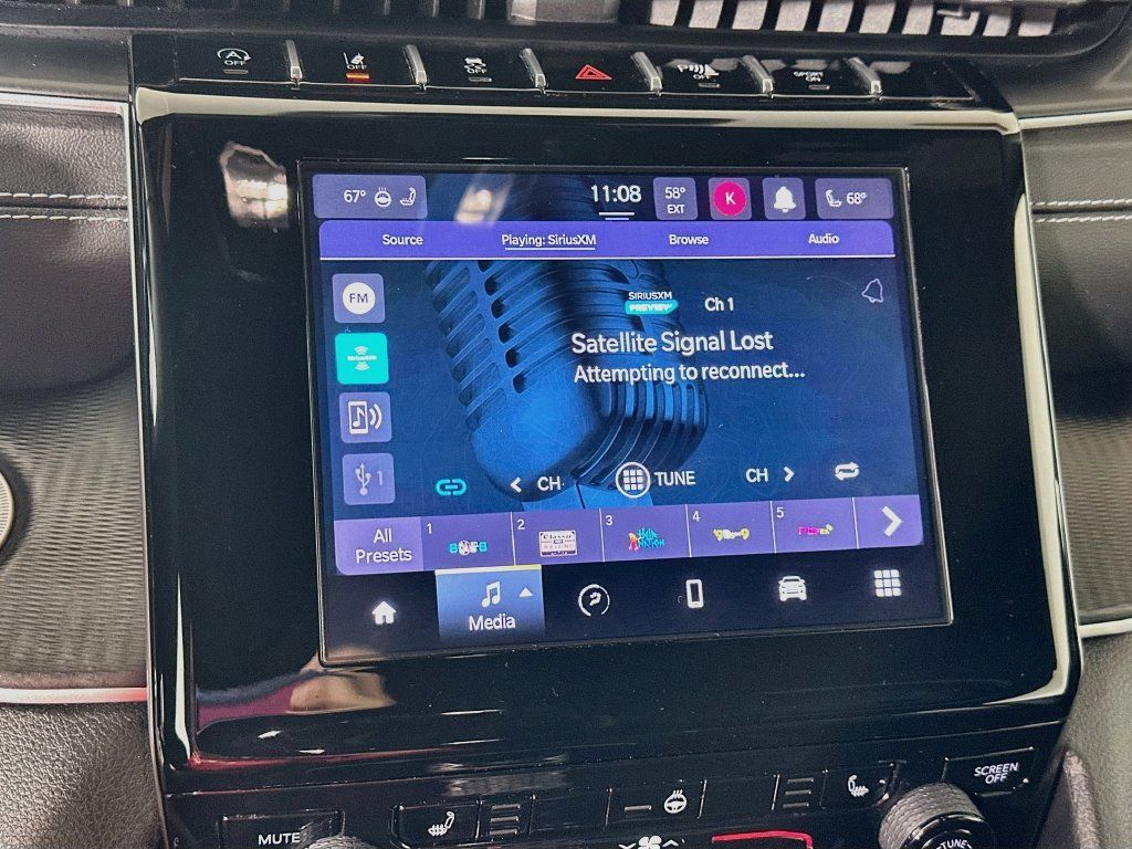 Certified 2024 Jeep Grand Cherokee Laredo X w/ Luxury Tech Group I AWD/4WD image 24