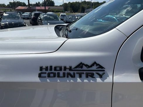 Used 2021 Chevrolet Suburban High Country w/ Premium Package AWD/4WD image 11