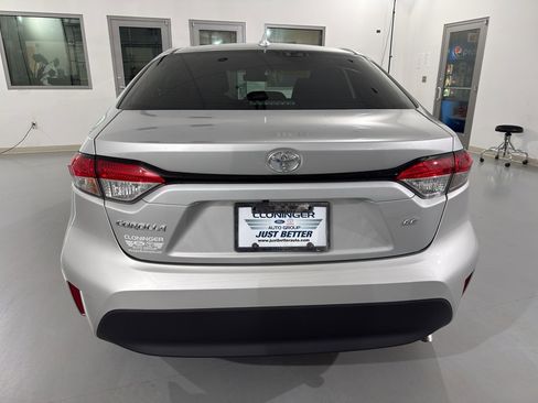 Used 2025 Toyota Corolla LE w/ Convenience Package image 14