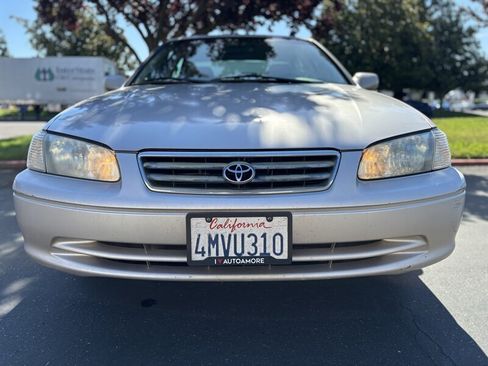 Used 2000 Toyota Camry LE FWD image 5