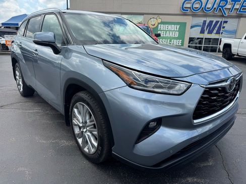Used 2021 Toyota Highlander Limited AWD/4WD image 8