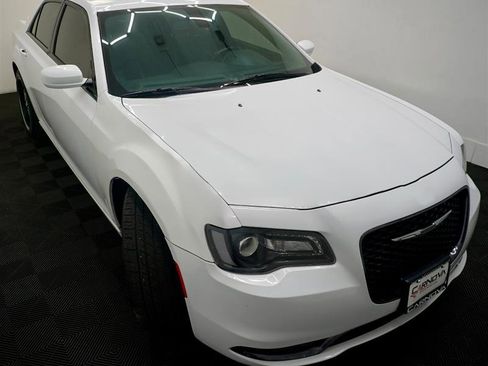 Used 2017 Chrysler 300 S image 10