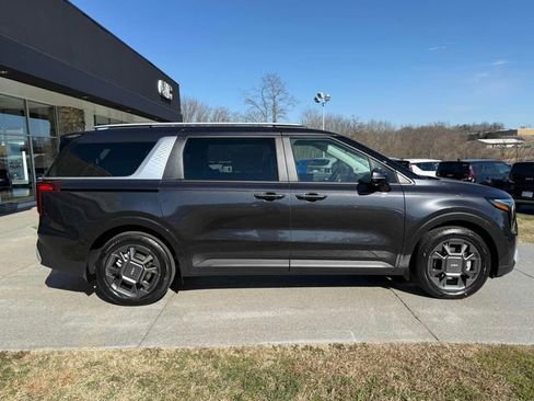 New 2026 Kia Carnival EX image 18