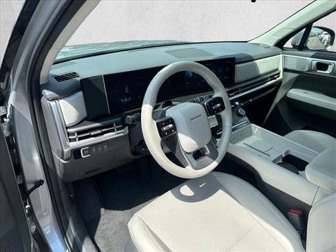 Used 2025 Hyundai Santa Fe SEL AWD/4WD image 9