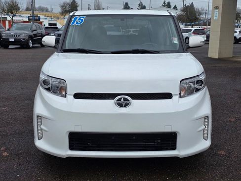 Used 2015 Scion xB image 6