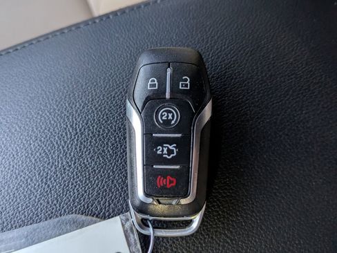 Used 2017 Ford Explorer XLT w/ Equipment Group 202A image 32