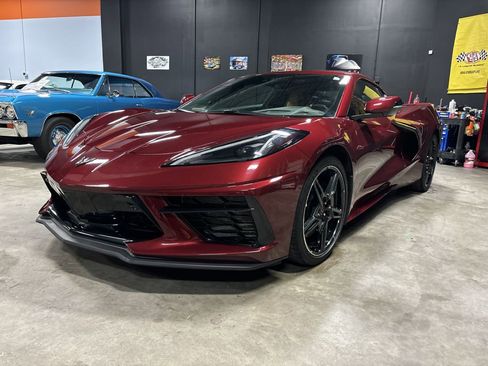 Used 2020 Chevrolet Corvette STINGRAY w/ 2LT Preferred Equipment Group image 2