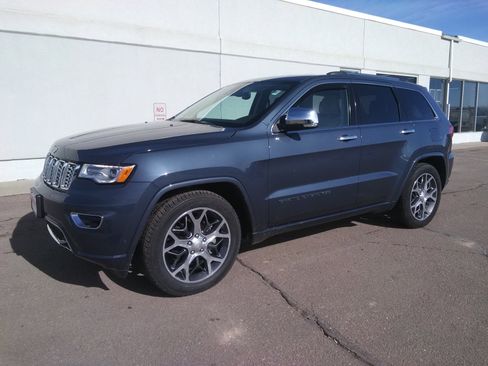 Used 2020 Jeep Grand Cherokee Overland image 2