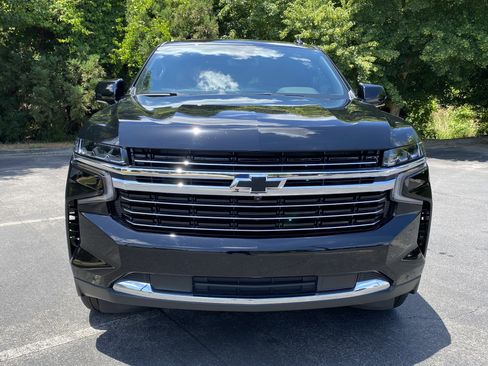 Used 2024 Chevrolet Tahoe LT w/ LT Signature Package AWD/4WD image 3