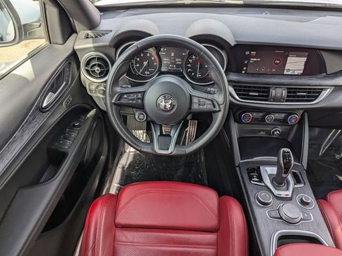 Used 2023 Alfa Romeo Stelvio Sprint image 16