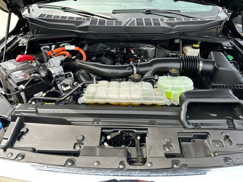 Used 2024 Ford F150 Lariat w/ FX4 Off-Road Package image 25