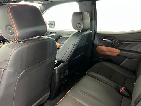 Used 2024 GMC Canyon AT4 w/ Technology Package image 20