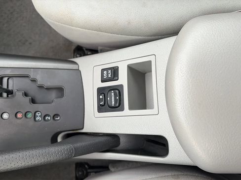 Used 2012 Toyota RAV4 4WD image 31