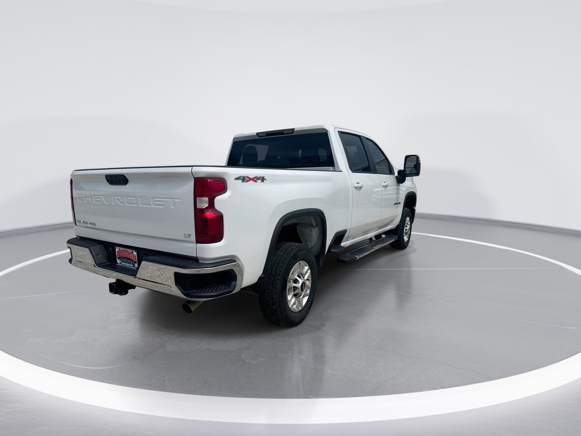 Used 2025 Chevrolet Silverado 2500 LT w/ Convenience Package AWD/4WD image 4