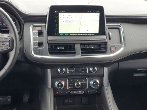 Certified 2024 GMC Yukon XL SLT w/ SLT Luxury Package image 29