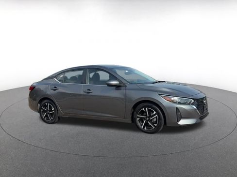Used 2025 Nissan Sentra SV FWD image 2