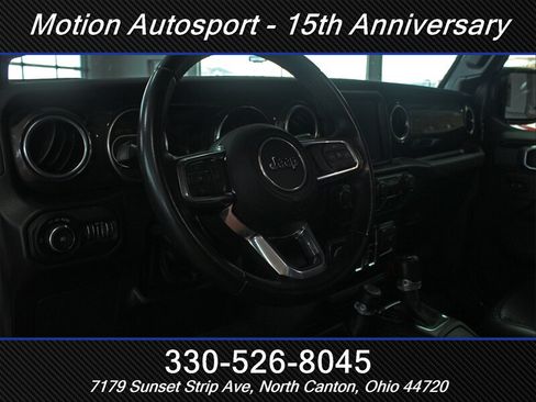 Used 2022 Jeep Wrangler Unlimited Sahara AWD/4WD image 18