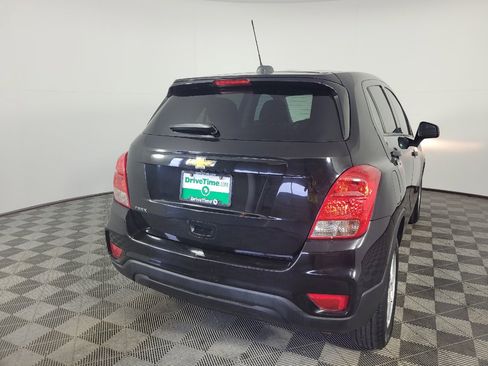 Used 2020 Chevrolet Trax LS w/ Tint and Cruise Package FWD image 7