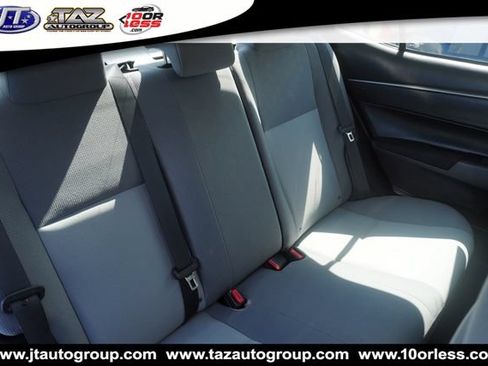 Used 2015 Toyota Corolla L FWD image 18