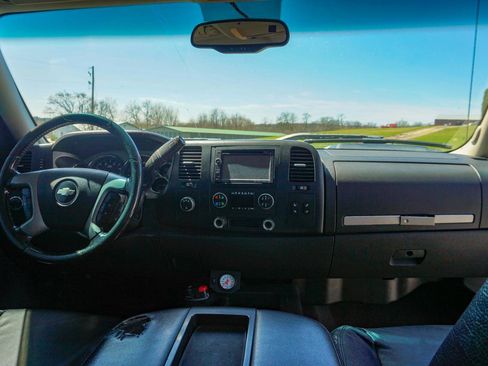 Used 2007 Chevrolet Silverado 2500 LT w/ Suspension Package, Off-Road image 14