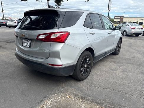 Used 2020 Chevrolet Equinox LS w/ LS Convenience Package image 6