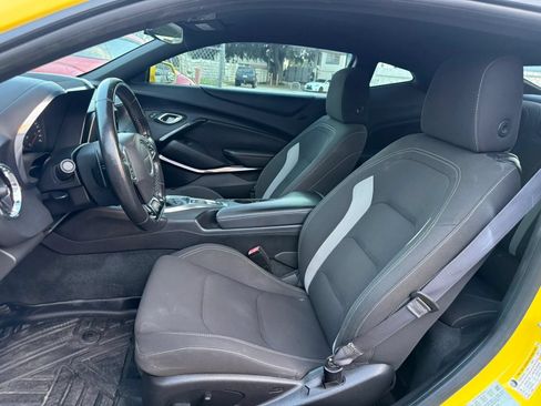 Used 2016 Chevrolet Camaro SS RWD image 9