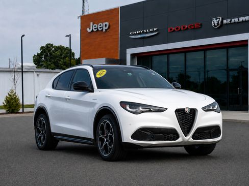 Used 2024 Alfa Romeo Stelvio Veloce AWD/4WD image 1