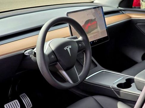 Used 2024 Tesla Model Y Performance AWD/4WD image 11