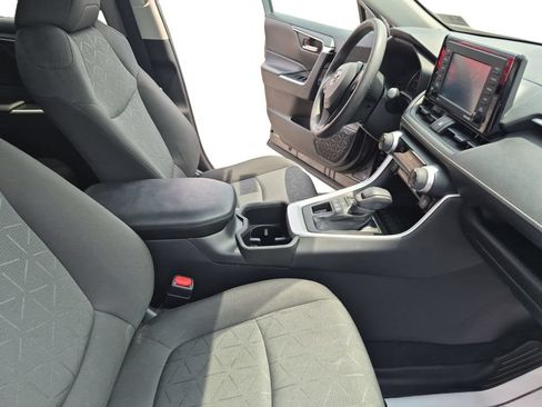 Used 2022 Toyota RAV4 XLE AWD/4WD image 41