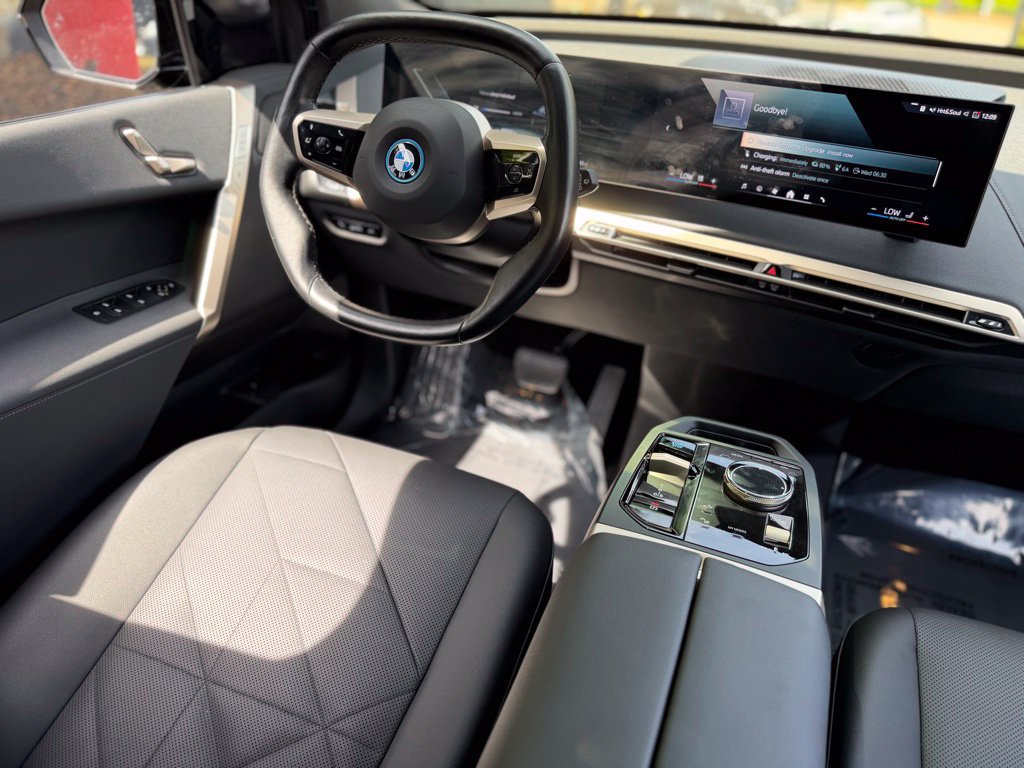Used 2024 BMW iX xDrive50 AWD/4WD image 39