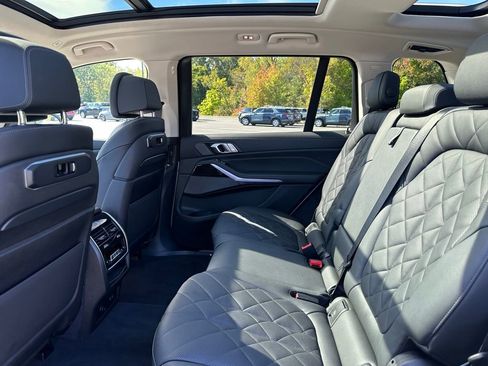 Certified 2024 BMW X7 xDrive40i w/ Premium Package image 27