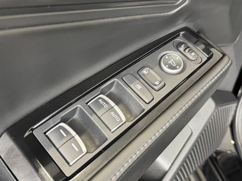 Used 2025 Honda Accord Touring image 18