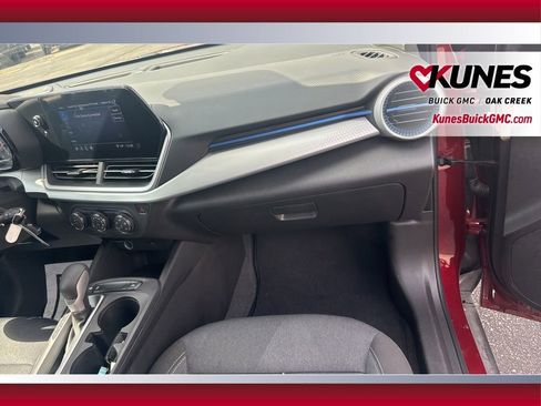 Used 2025 Chevrolet Trax LS image 16