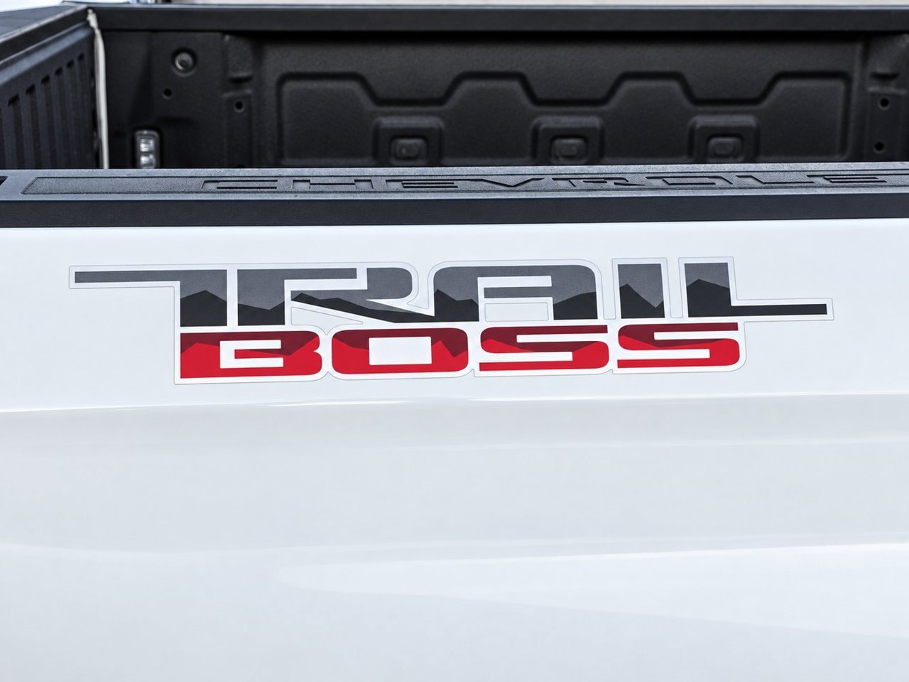Used 2024 Chevrolet Silverado 1500 LT Trail Boss w/ Protection Package AWD/4WD image 11