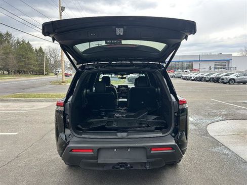 Used 2025 Nissan Pathfinder Rock Creek image 5