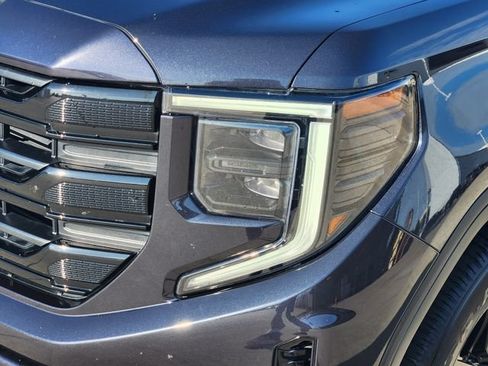 Used 2023 GMC Sierra 1500 Elevation RWD image 9