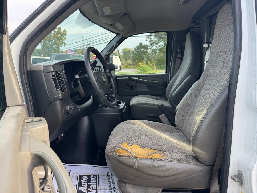 Used 2015 Chevrolet Express 3500 RWD image 15