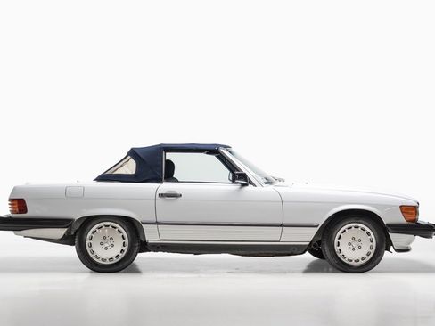 Used 1988 Mercedes-Benz 560 SL image 7