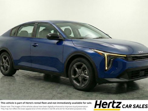 Used 2025 Kia K4 LXS image 1