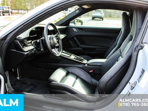 Used 2025 Porsche 911 Carrera GTS RWD image 17