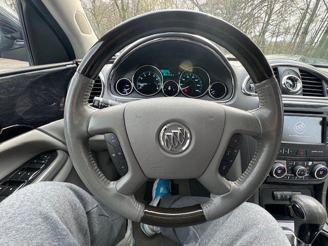 Used 2015 Buick Enclave Convenience FWD image 21
