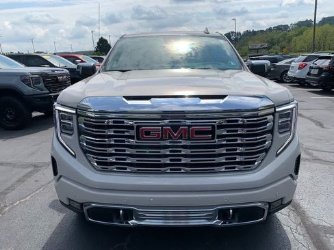 Used 2026 GMC Sierra 1500 Denali w/ Technology Package AWD/4WD image 9