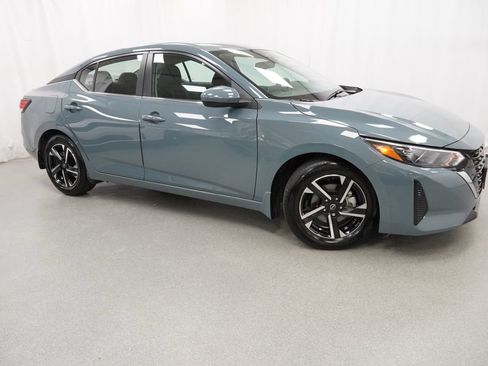 Used 2024 Nissan Sentra SV FWD image 7