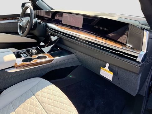 New 2026 Cadillac Escalade Platinum Sport w/ LPO, ONYX Package AWD/4WD image 35
